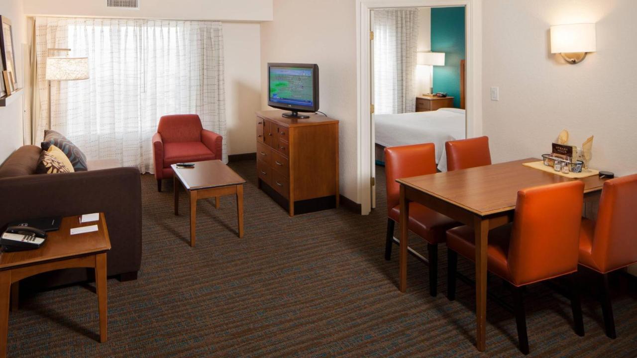 Residence Inn By Marriott Wichita East At Plazzio Extérieur photo