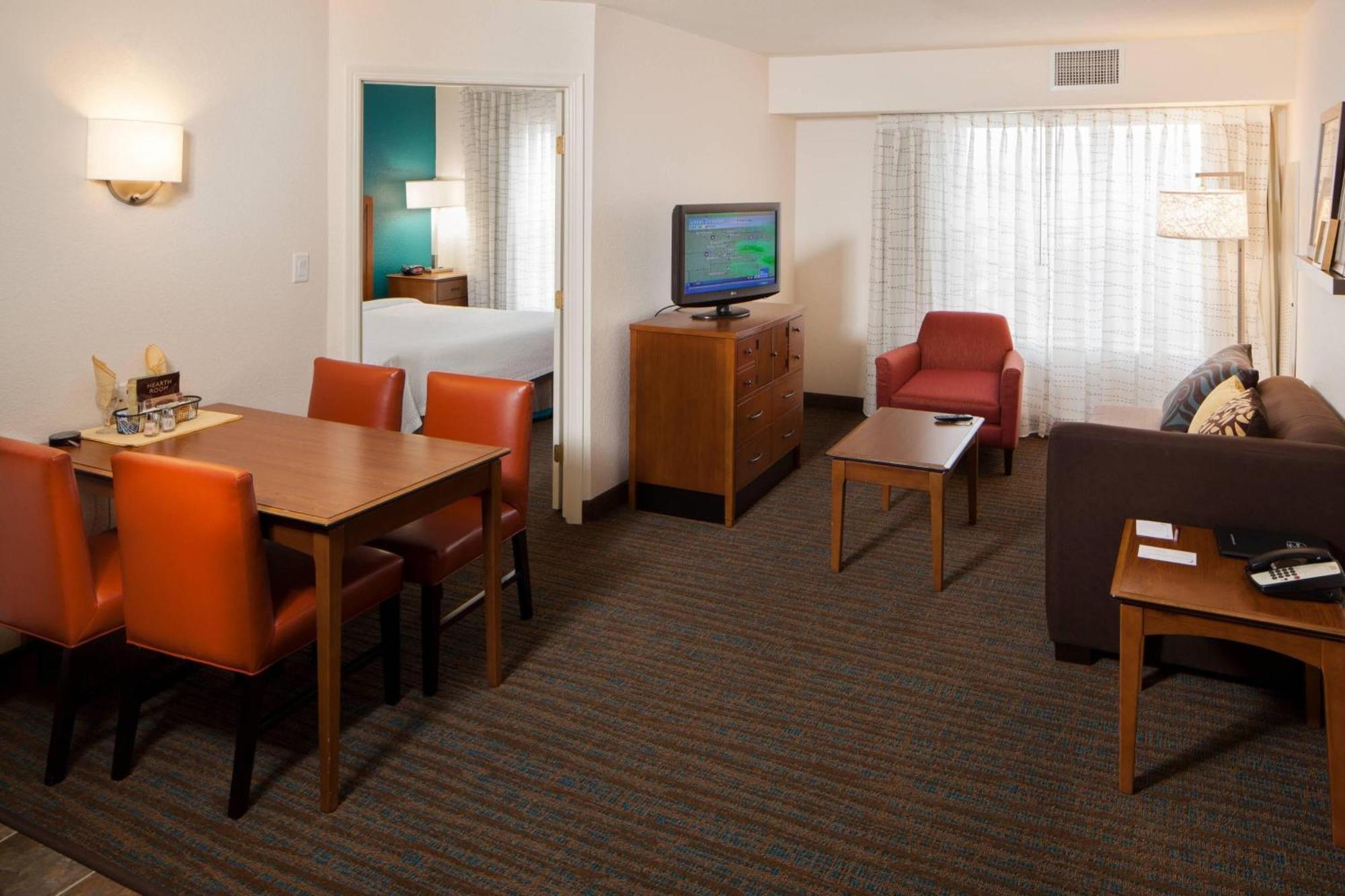 Residence Inn By Marriott Wichita East At Plazzio Extérieur photo