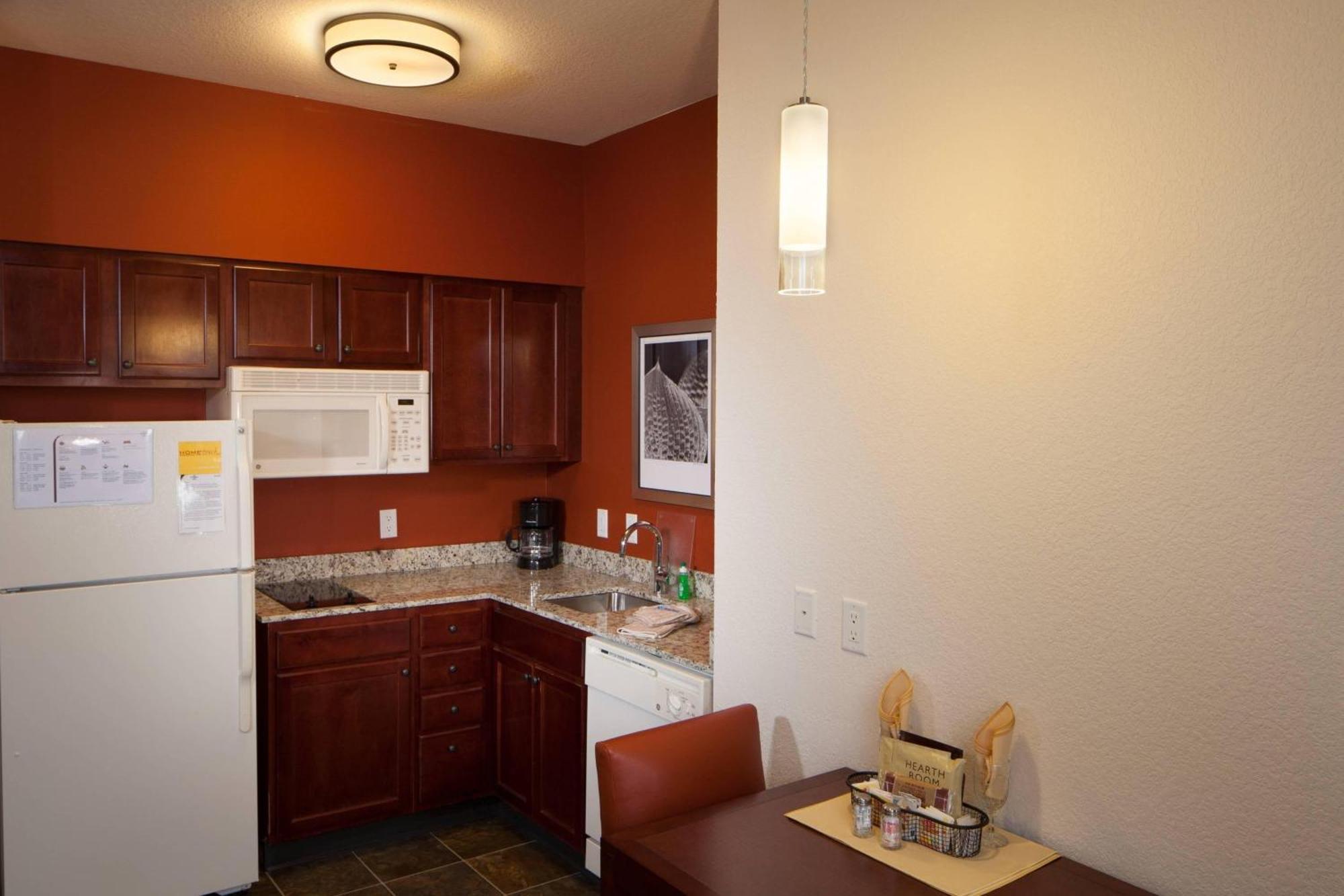Residence Inn By Marriott Wichita East At Plazzio Extérieur photo