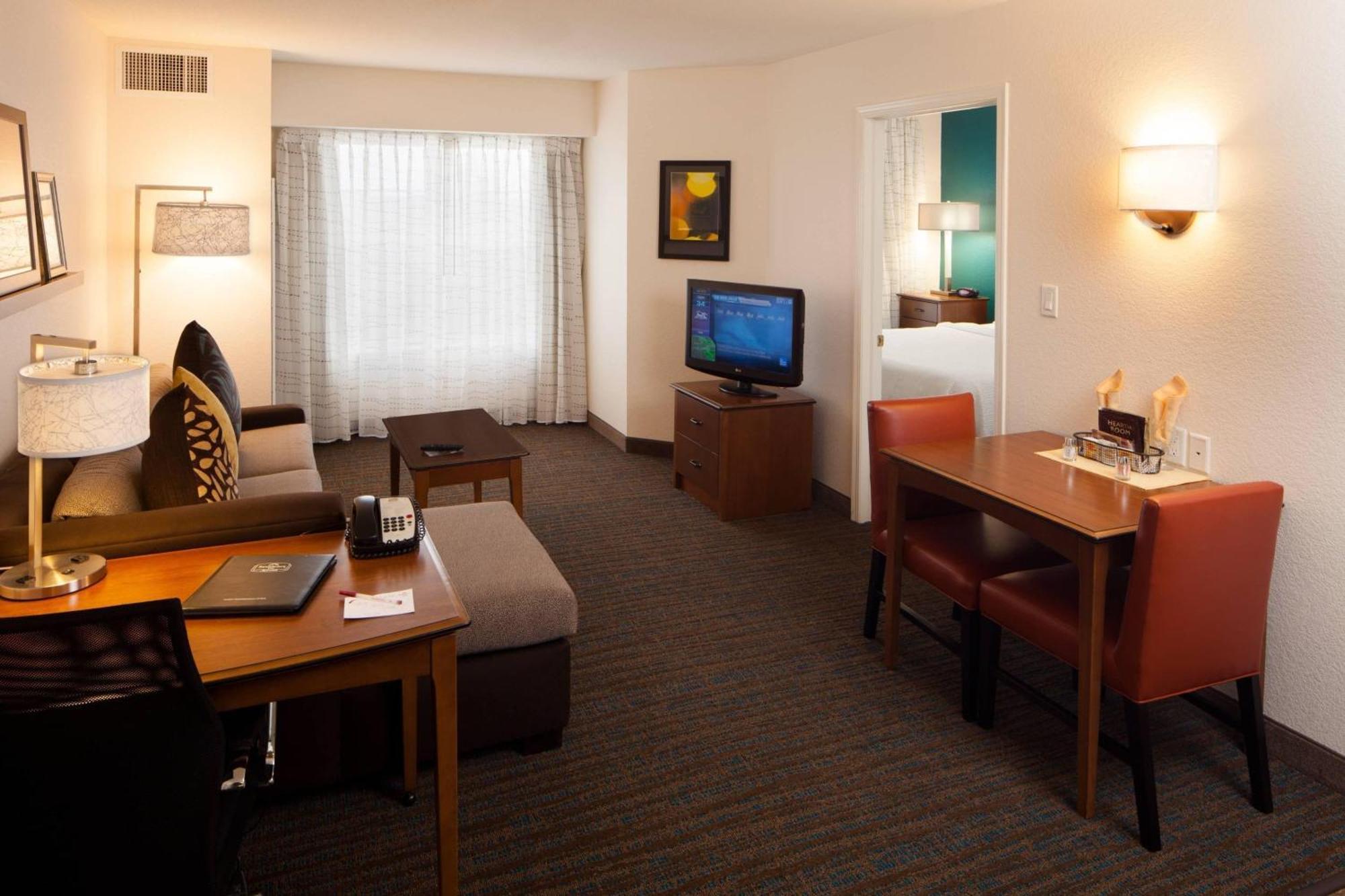 Residence Inn By Marriott Wichita East At Plazzio Extérieur photo