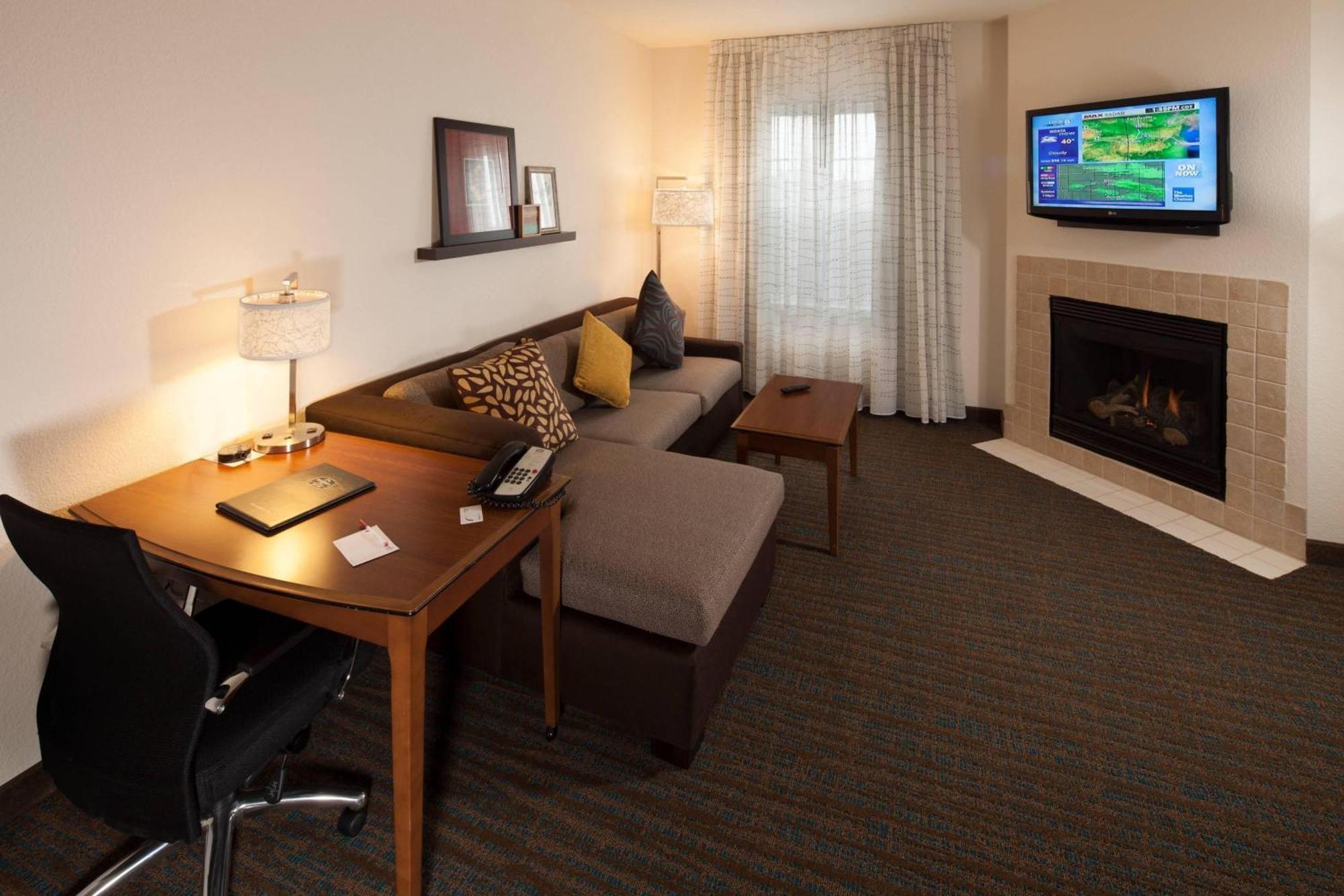 Residence Inn By Marriott Wichita East At Plazzio Extérieur photo