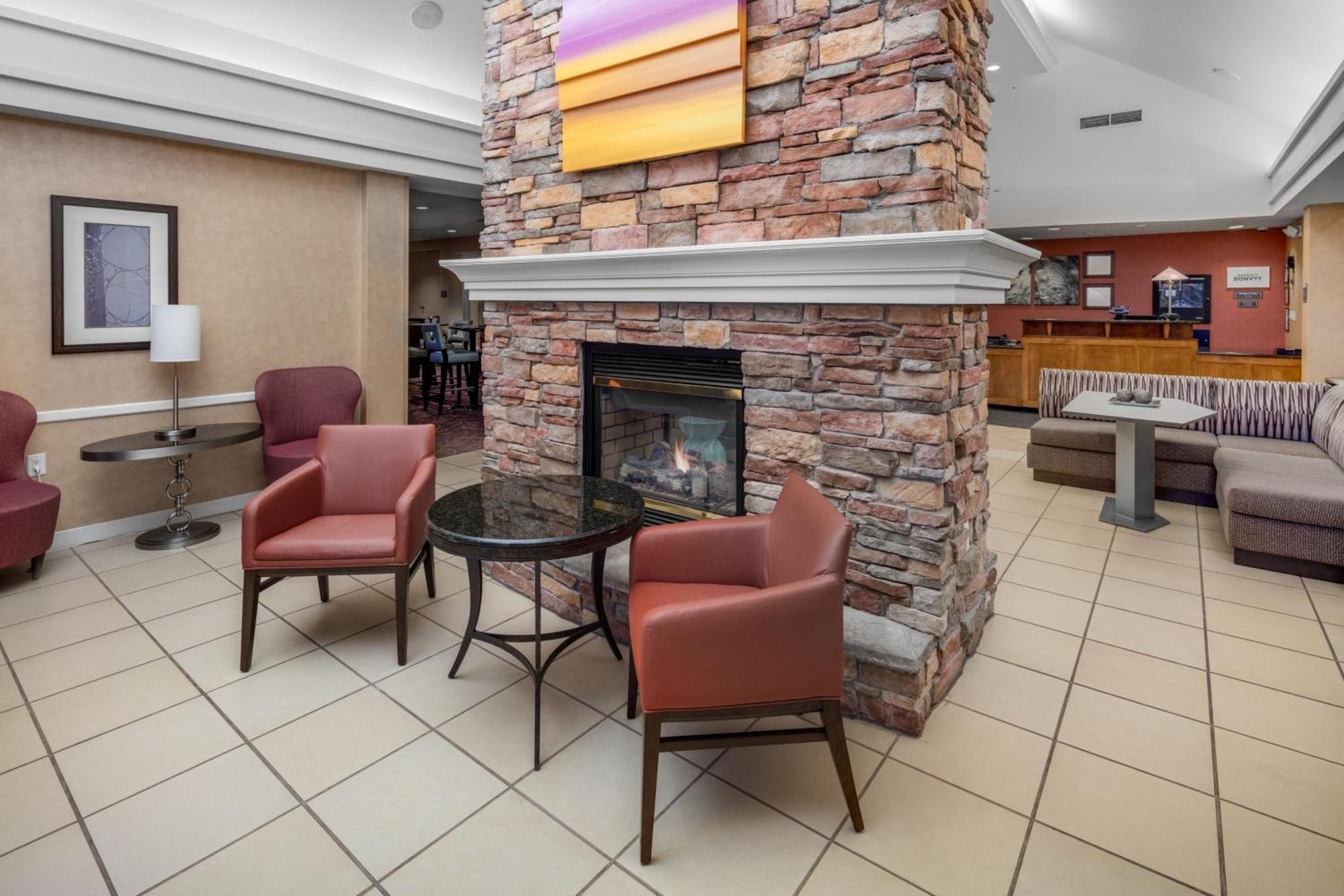 Residence Inn By Marriott Wichita East At Plazzio Extérieur photo