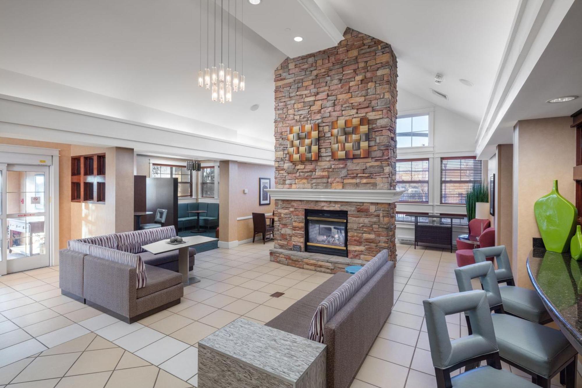 Residence Inn By Marriott Wichita East At Plazzio Extérieur photo