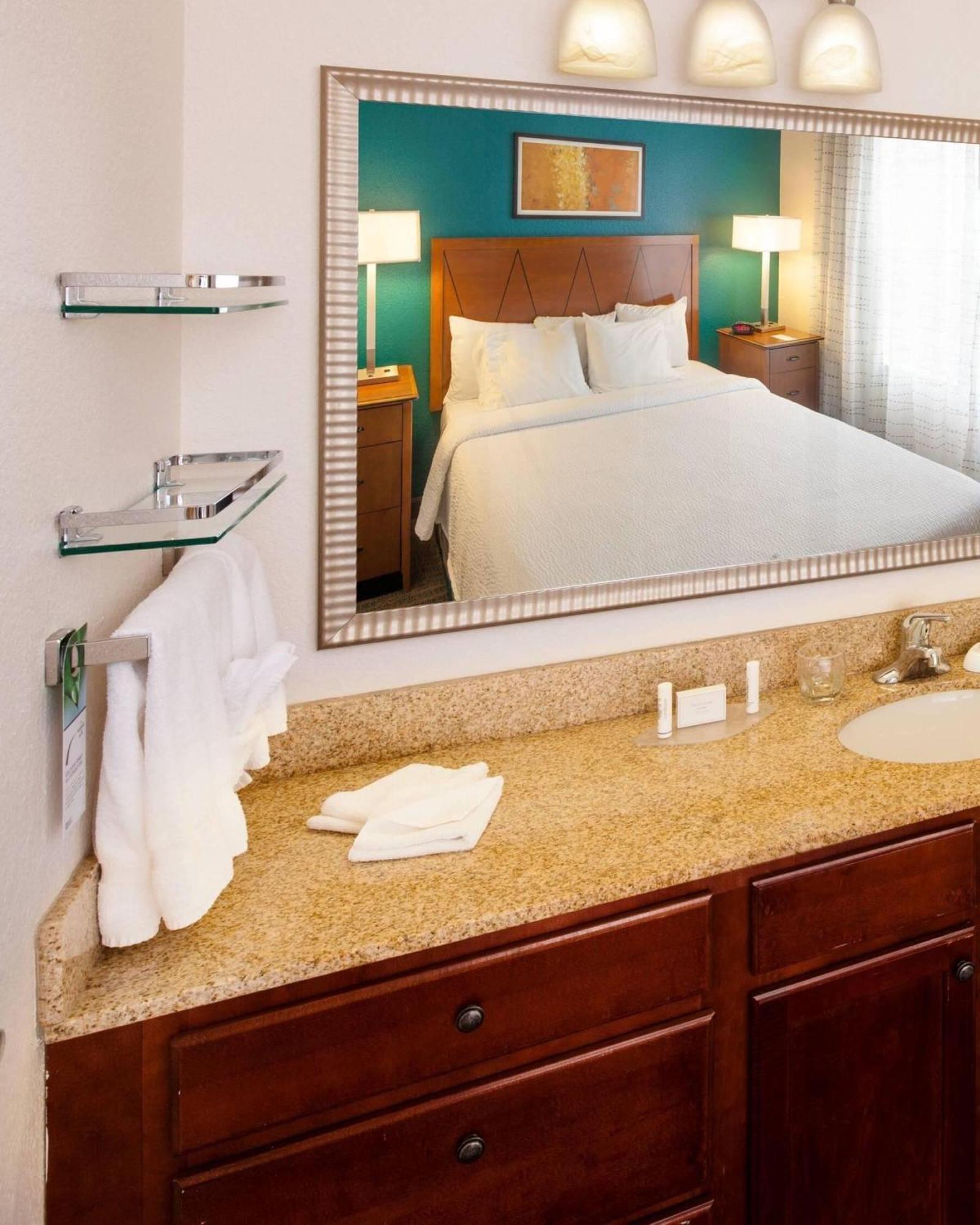 Residence Inn By Marriott Wichita East At Plazzio Extérieur photo